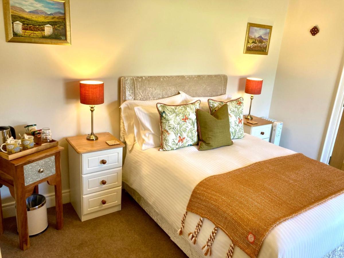 Mourne Country House Bed And Breakfast Кілкіл Номер фото
