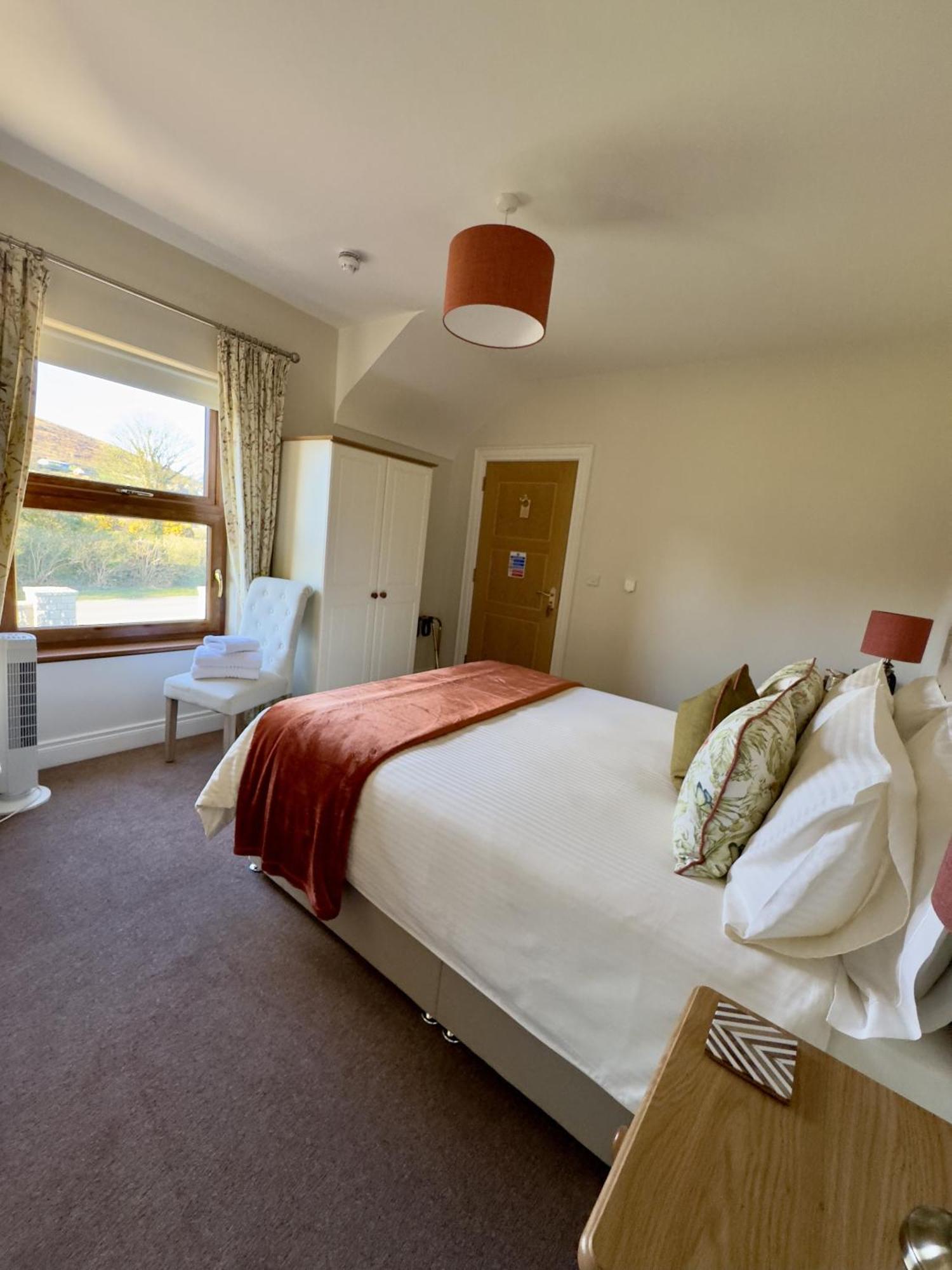 Mourne Country House Bed And Breakfast Кілкіл Номер фото