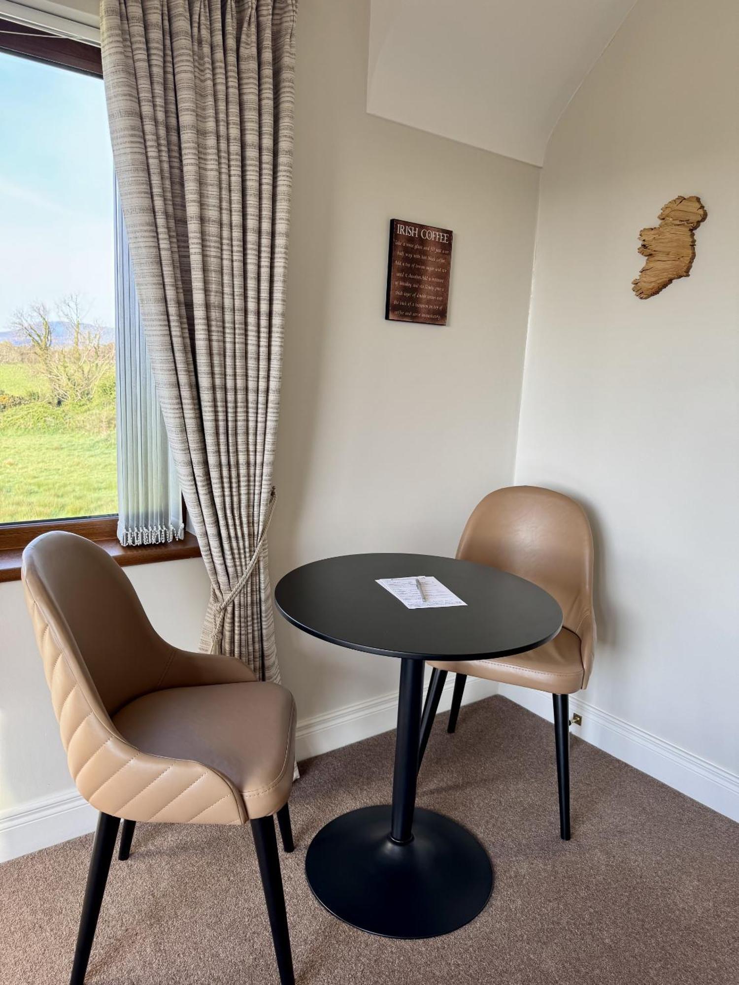 Mourne Country House Bed And Breakfast Кілкіл Номер фото